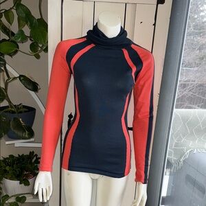 Columbia Ladies XS Black and Red Long Sleeve Turtleneck Top blue/orange